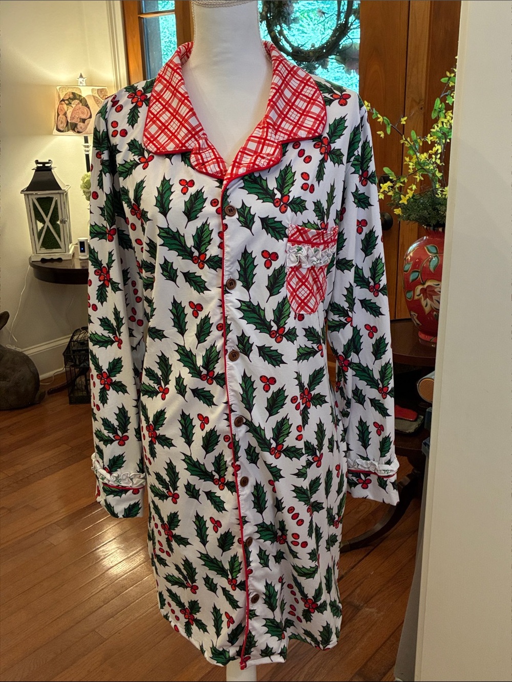 Holiday Holly-Print Women's Nightshirt Pajama - White with Green & Red Size XL